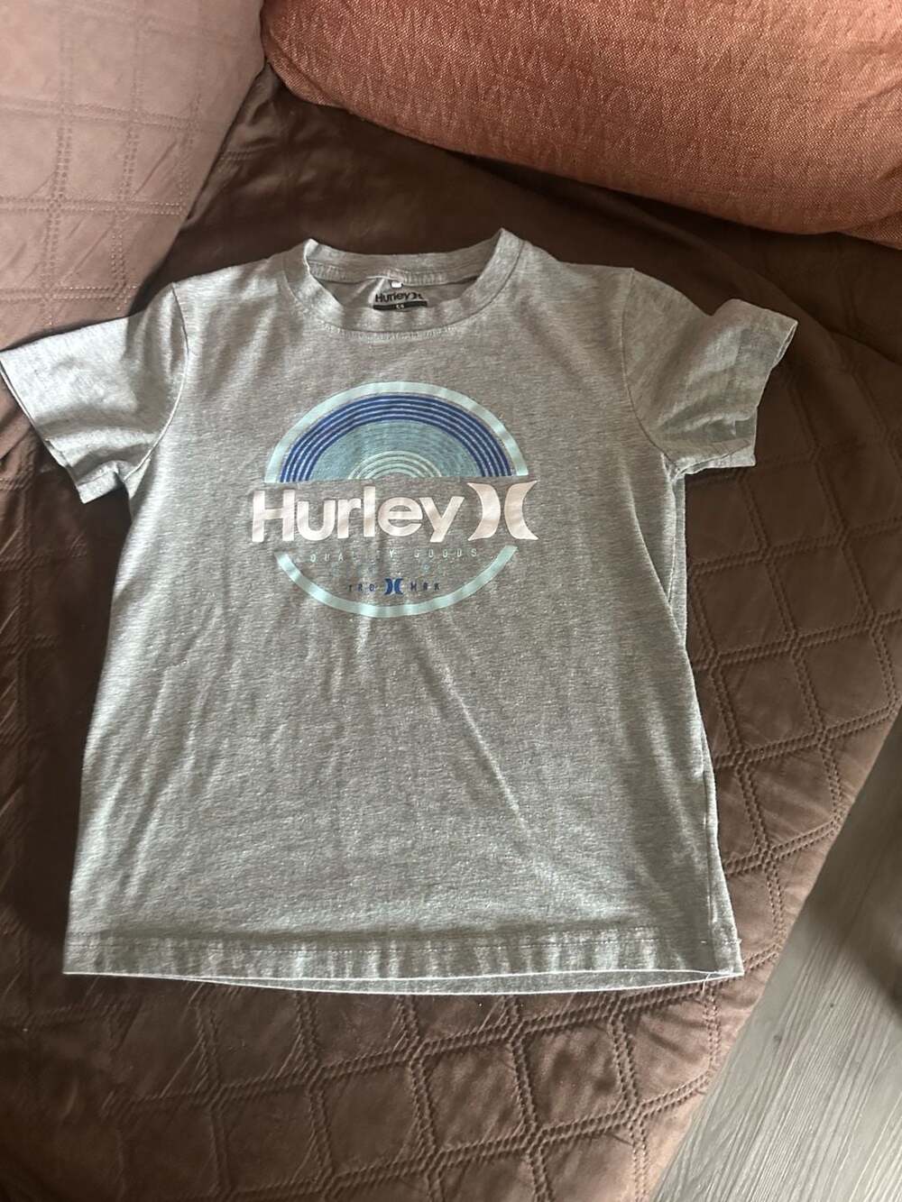 Hurley Graphic T-Shirt Size 5/6 Gray Short Sleeve